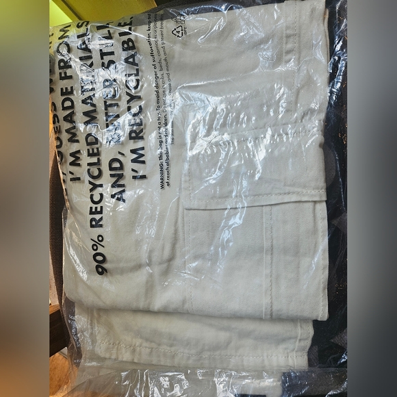 NWT Stradivarius straight leg cargo trousers in ecru - Picture 8 of 11